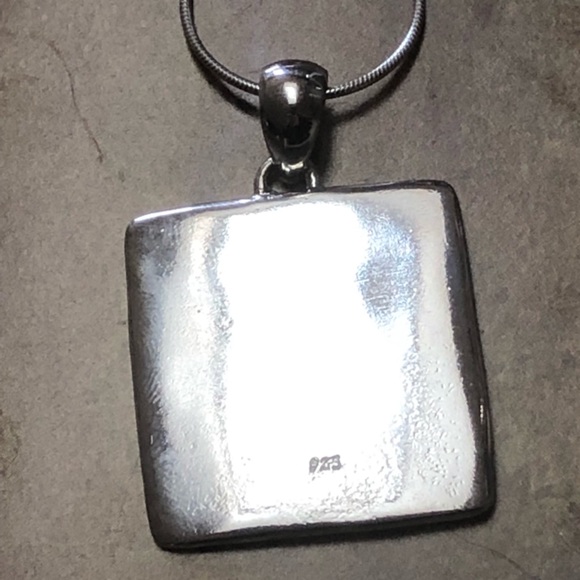 The Black Gold Bird Pendant - Picture 4 of 7